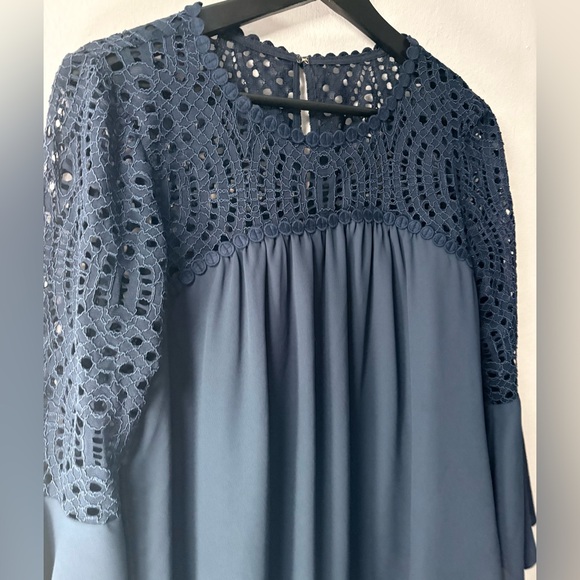 NWOT Lilly Pulitzer Navy Blue Crotchet Flare Sleeve Blouse Size 6 Sku#192 - Picture 3 of 9